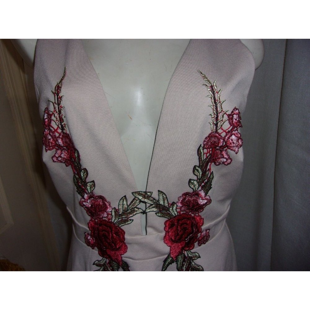 Anna Grace Dress Large New Embroidered Flowers